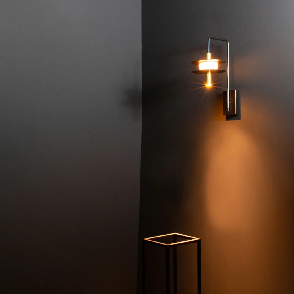 Oriente Wall Sconce – image 4