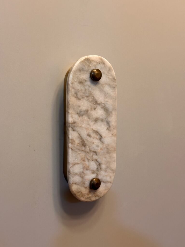 Xlendi Marble Sconce – image 3