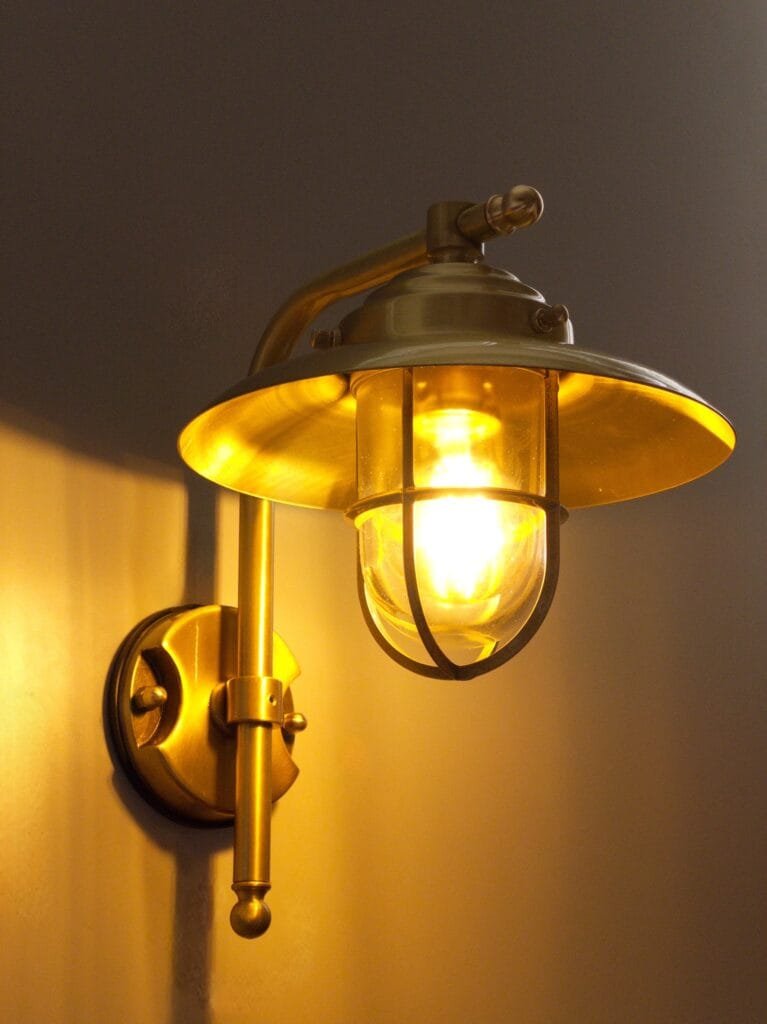 Lattin Brass Wall Sconce – image 2