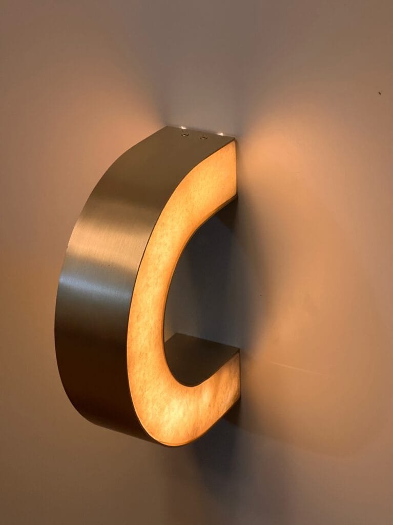 Lunaro Marble Sconce – image 2