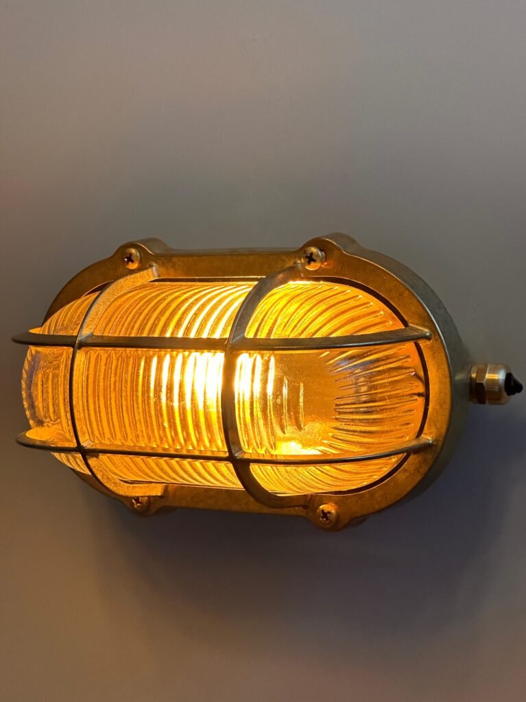 KOPER Brass Wall Sconce – image 4