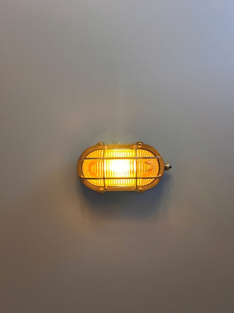 KOPER Brass Wall Sconce – image 5
