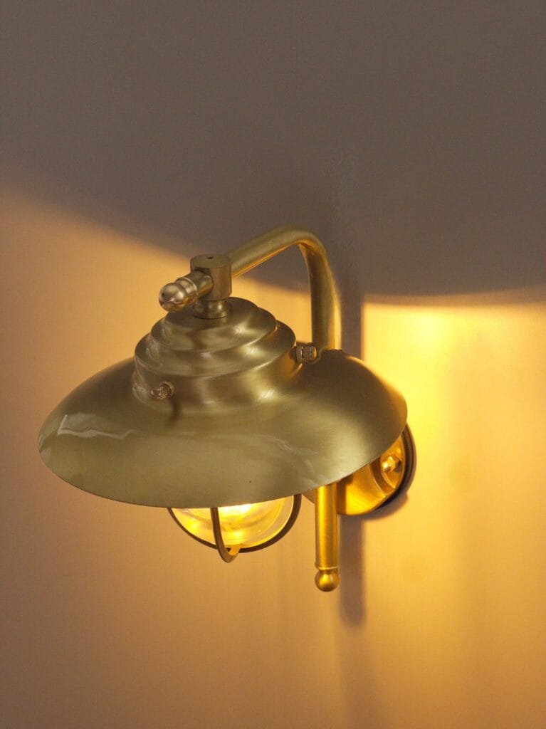 Lattin Brass Wall Sconce – image 5