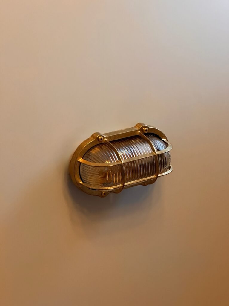 KOPER Brass Wall Sconce – image 6
