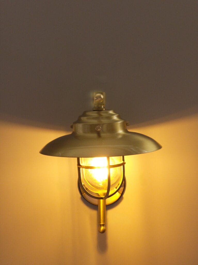 Lattin Brass Wall Sconce – image 6