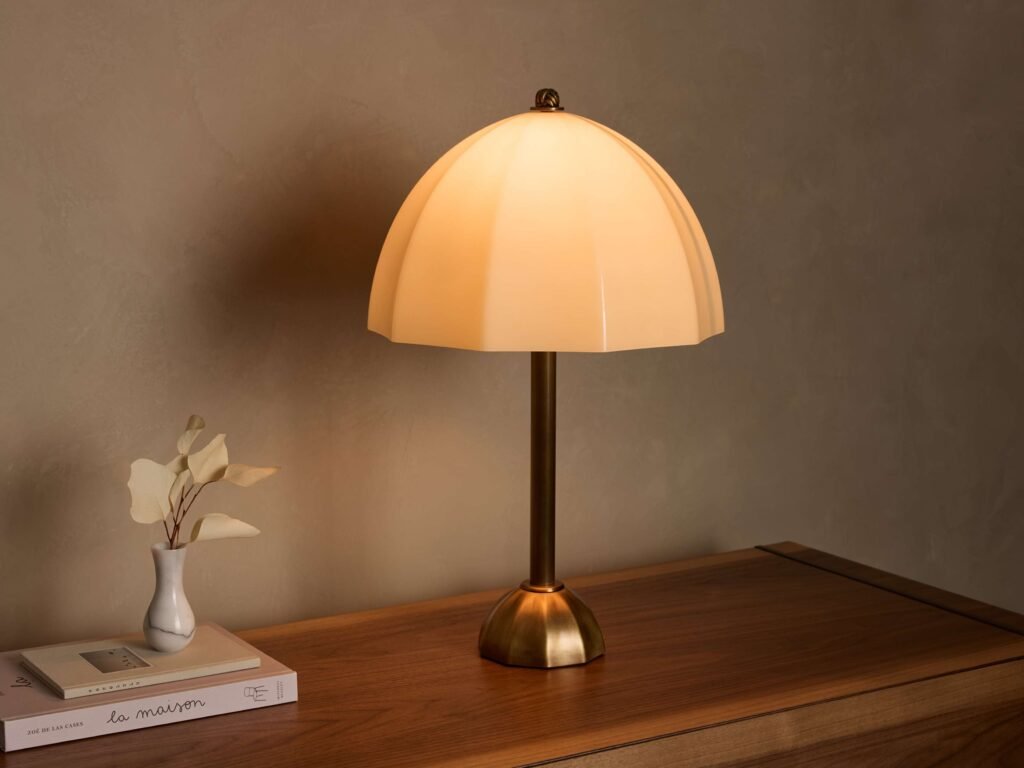 Gracisce Cream Glass Shade Brass Table Lamp