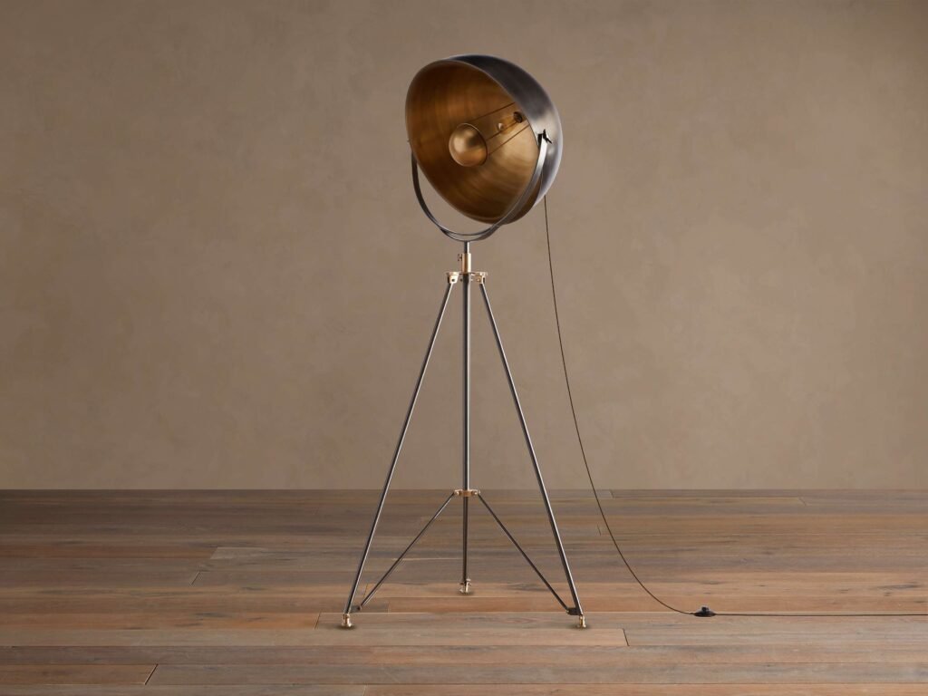 Kesra Spot Başlıklı Tripod Lambader