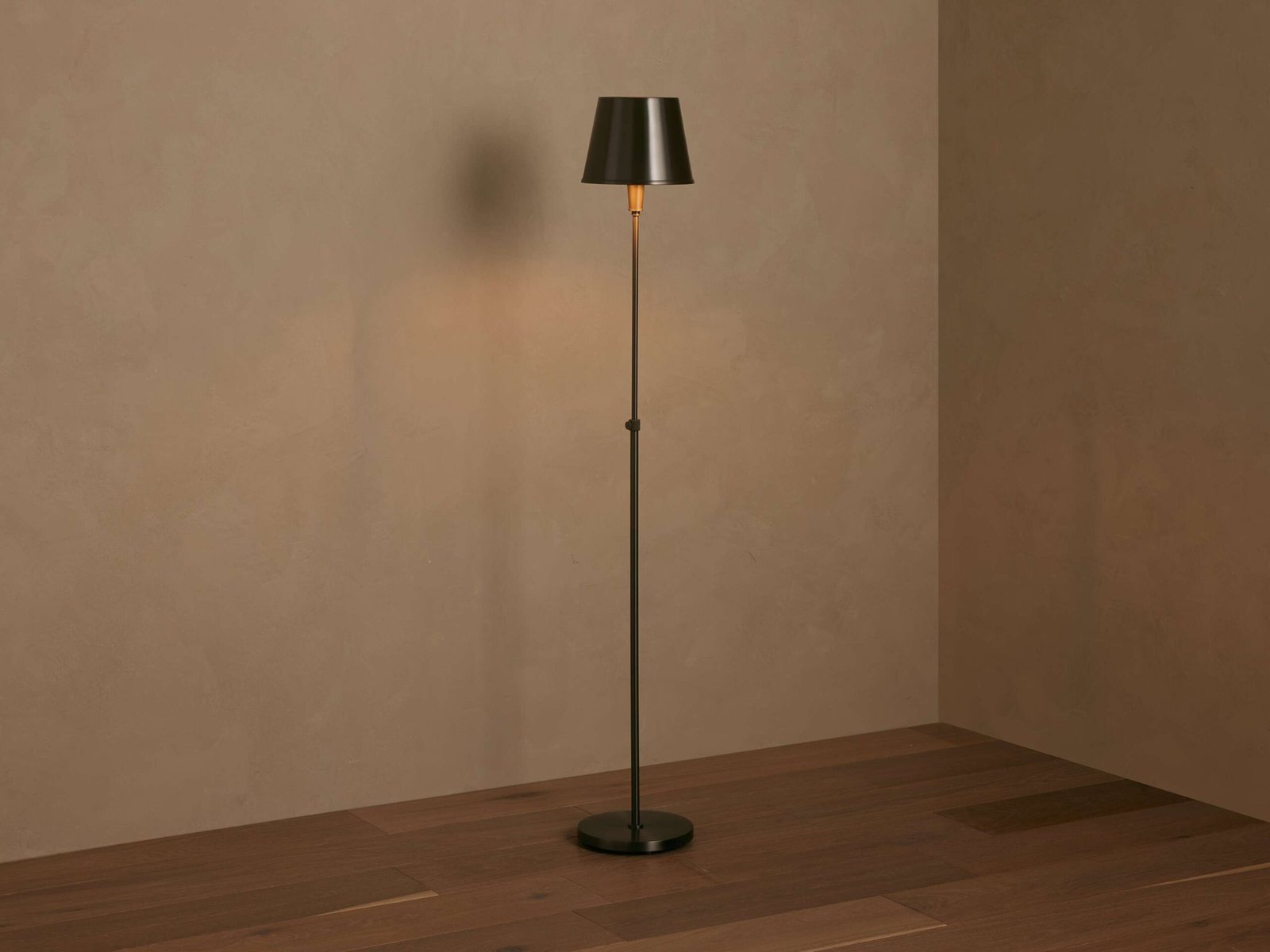 Fontaniva Metal Head Slim Floor Lamp