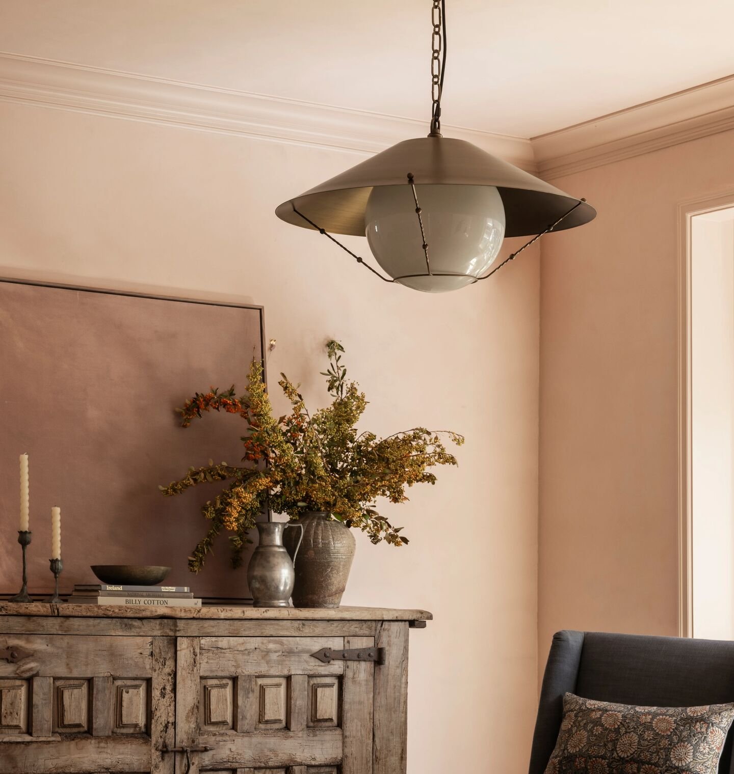 Martil Wide Iron Head Glass Pendant – image 2