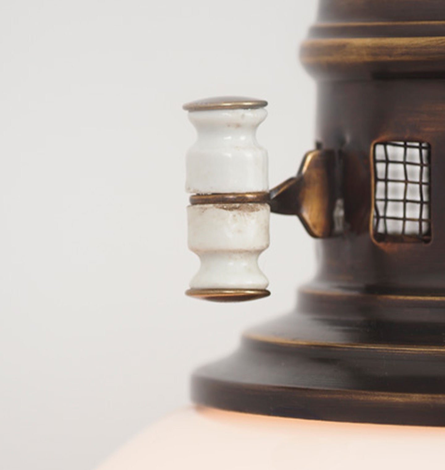 Salares Süt Beyazı Opal Camlı Patineli Pirinç Sarkıt – görsel 3