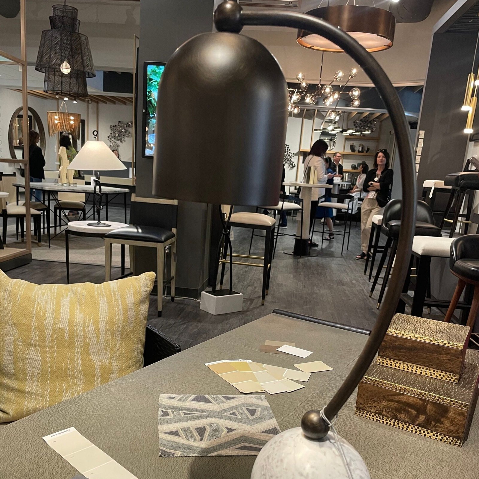 Tivat Mermer Tabanlı Kavisli Çalışma Lambası – image 3